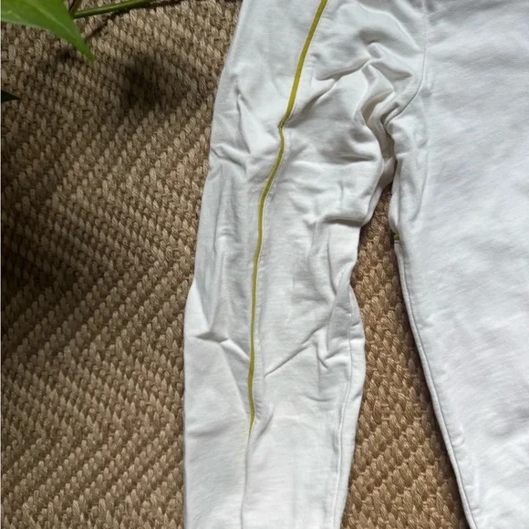 Men's White and Brown Jacket - Picture 4 of 6